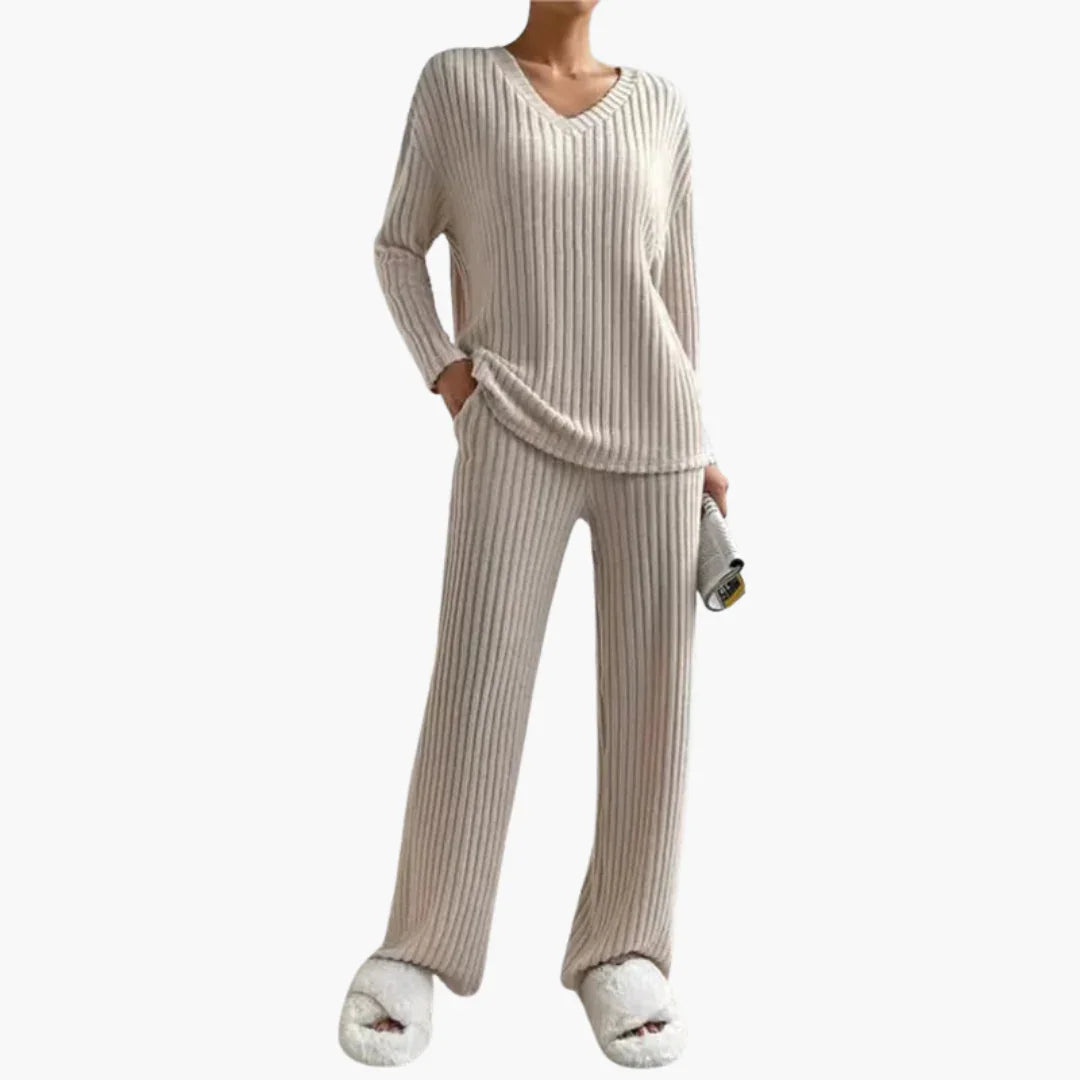 Bavane | Women's Lounge Set with V-Neck and Ribbed Surface