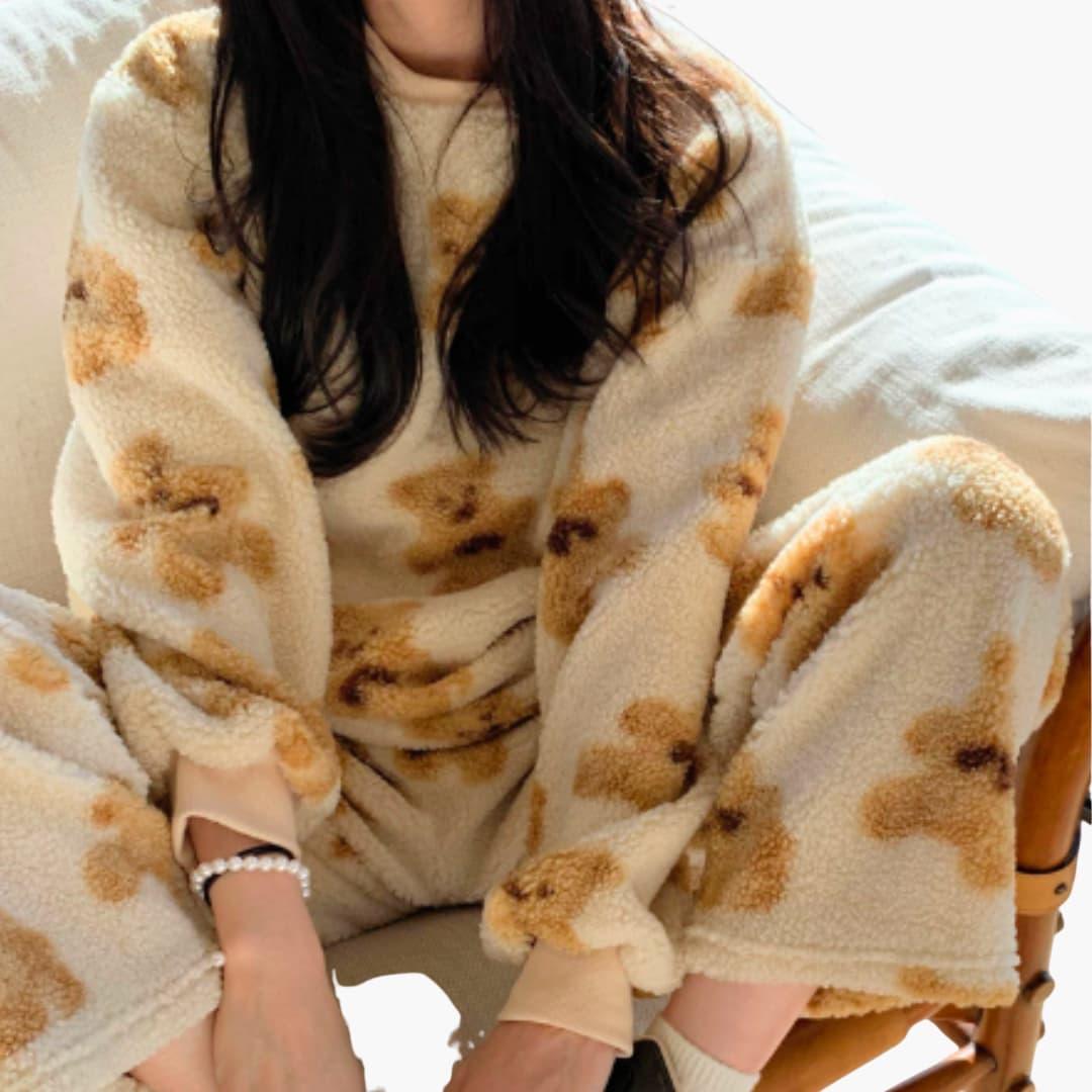 Women's Fleece Pajama Set with Bear Print and Elastic Waistband