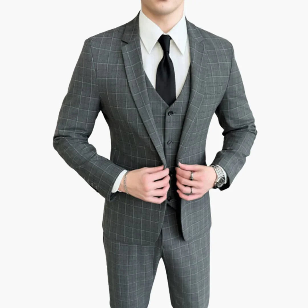 Men's Three-Piece Suit with Checkered Pattern and Long Sleeves