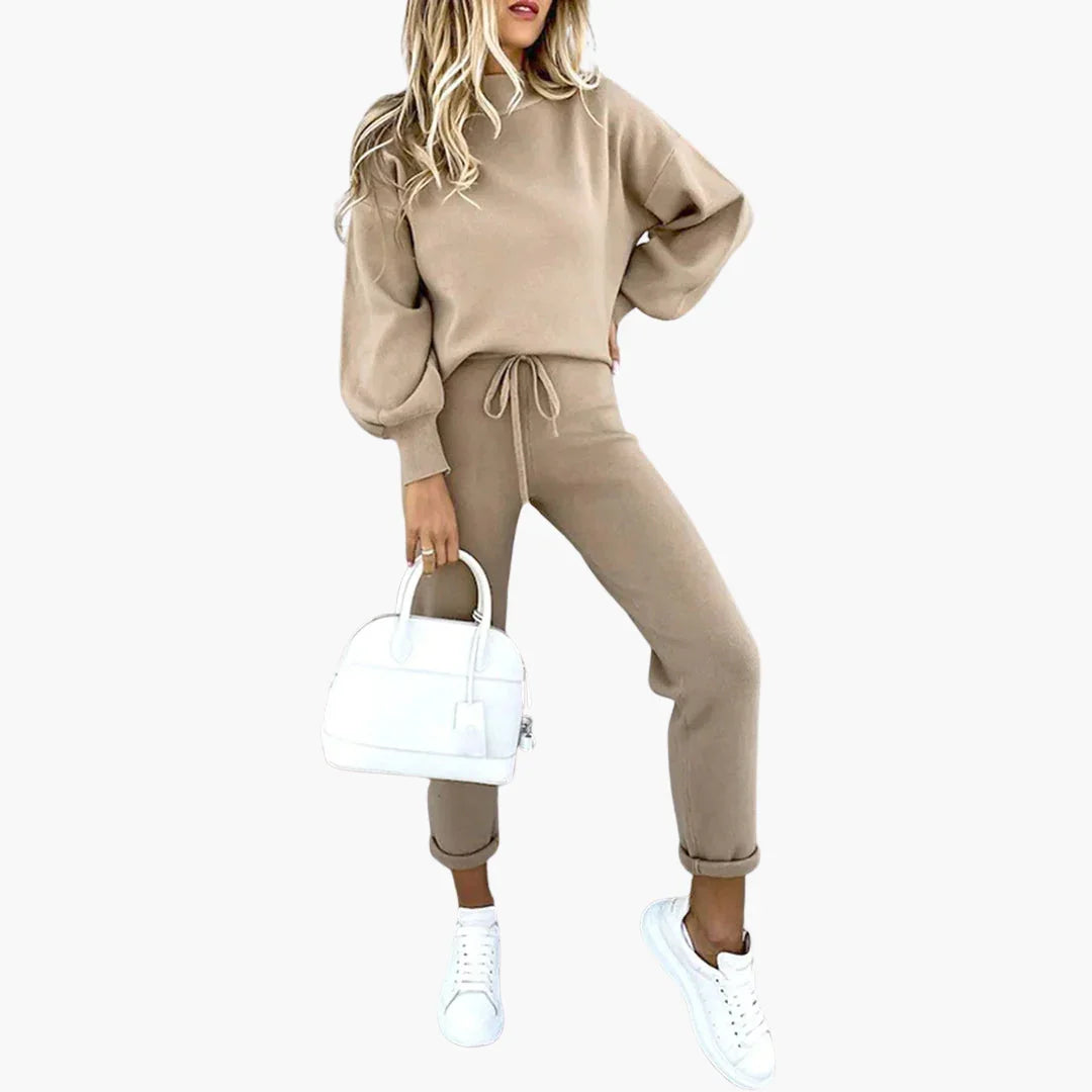 Two-Piece Jogging Suit for Women with High Collar