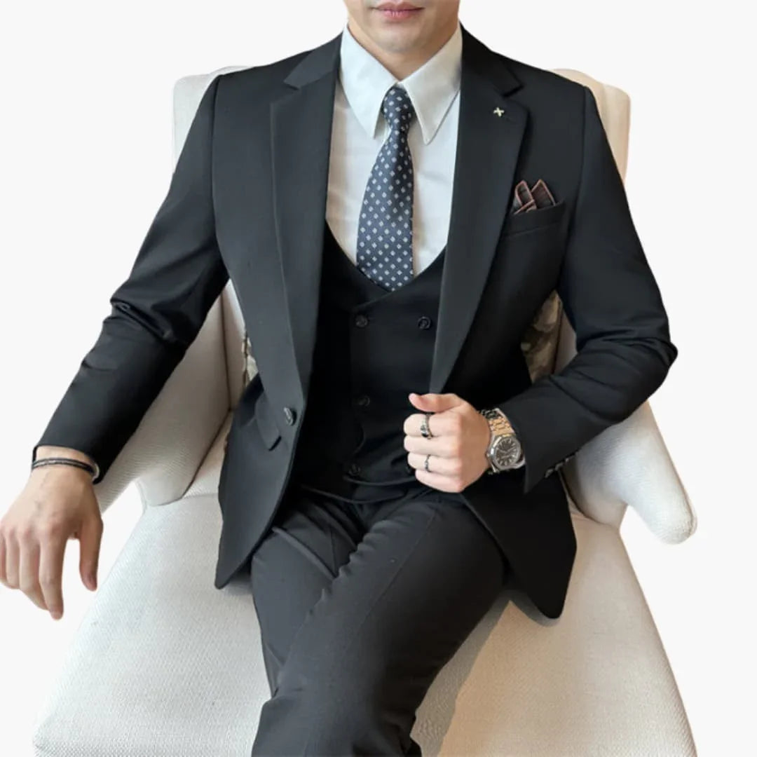Three-Piece Men's Suit with Button Closure and Notch Lapel