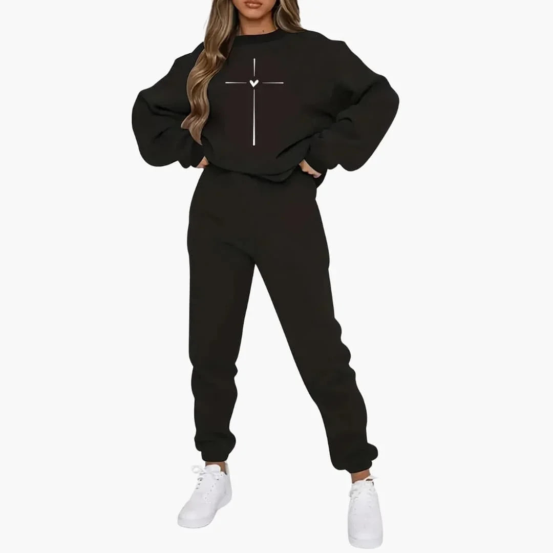 Women's Jogging Suit with Heart Print and Relaxed Fit