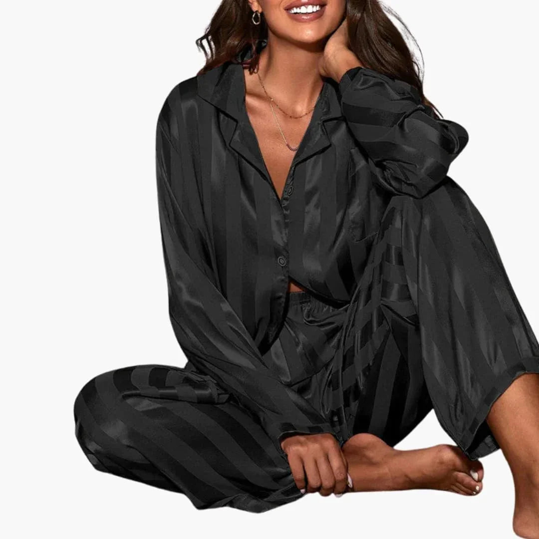 Women's Pajama Set with Button Closure and Elastic Waistband