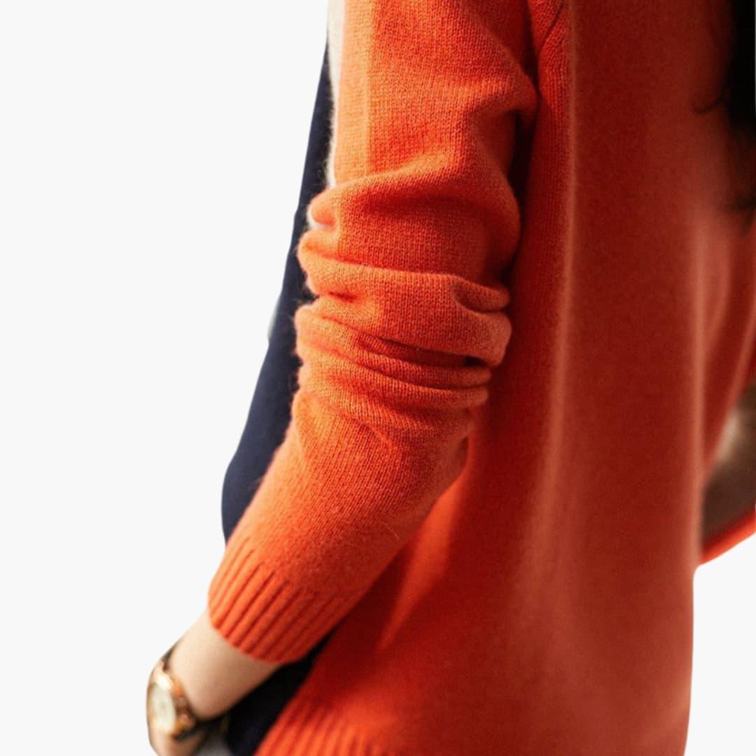 Women's Sweater with Round Neck and Long Sleeves