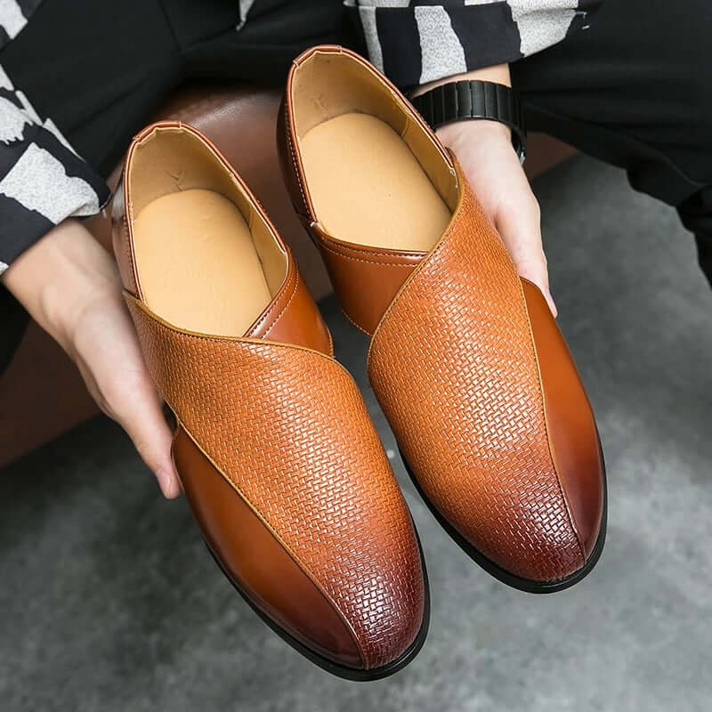 Men's Sandals with Leather Upper and Cushioned Footbed