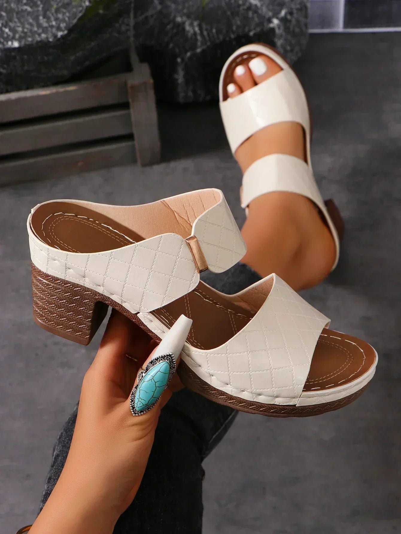 Women's Block Heel Sandals with Arch Support and Adjustable Straps