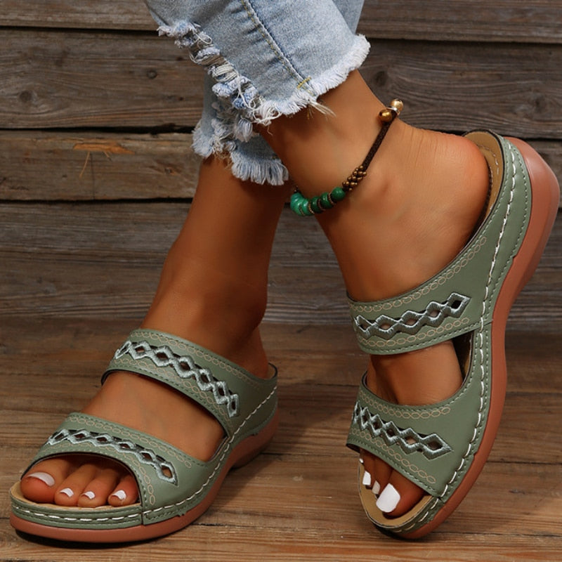 Women's Leather Sandals with Arch Support and Adjustable Straps